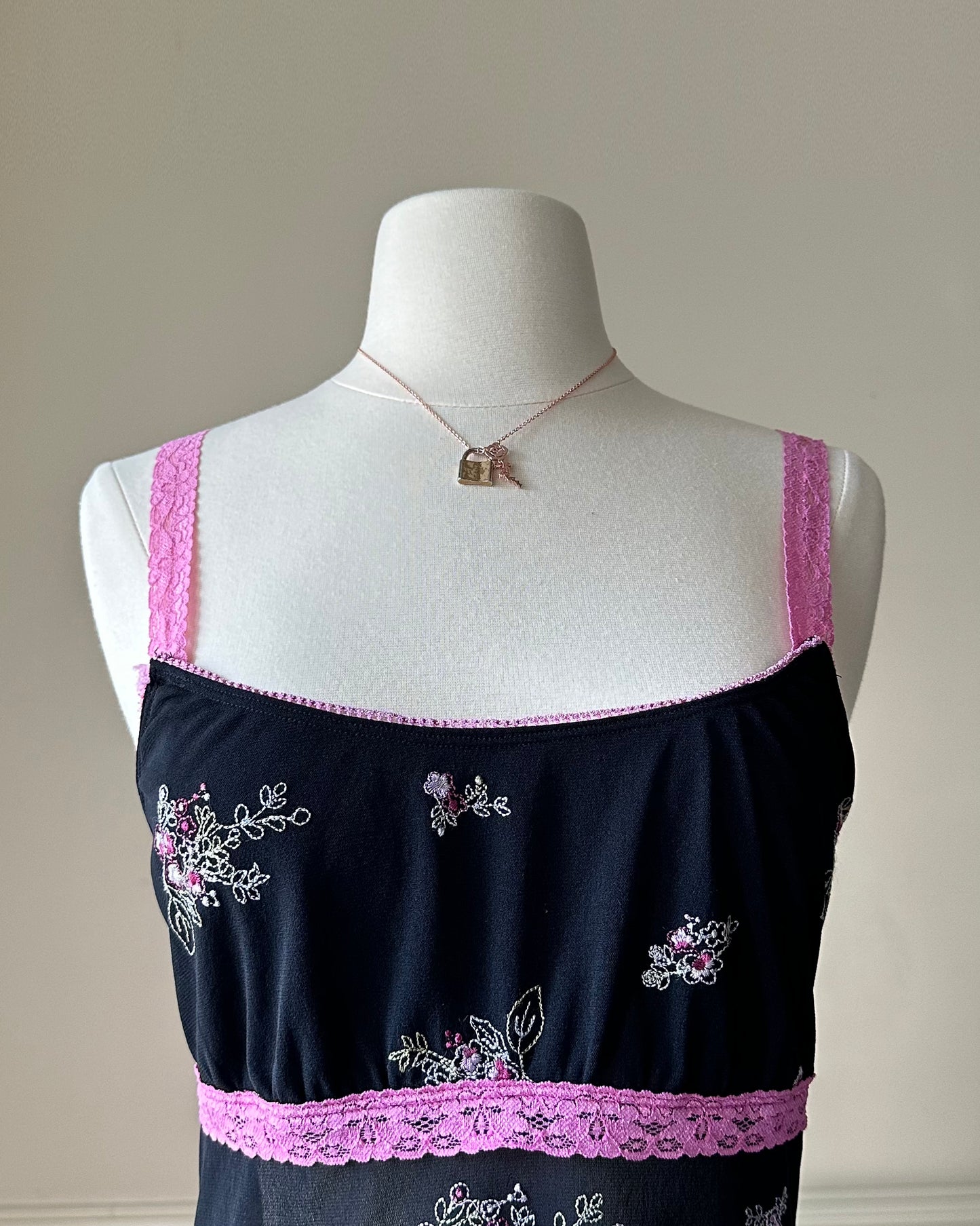 Sweet y2k semi sheer top featuring rose bouquets embroidery