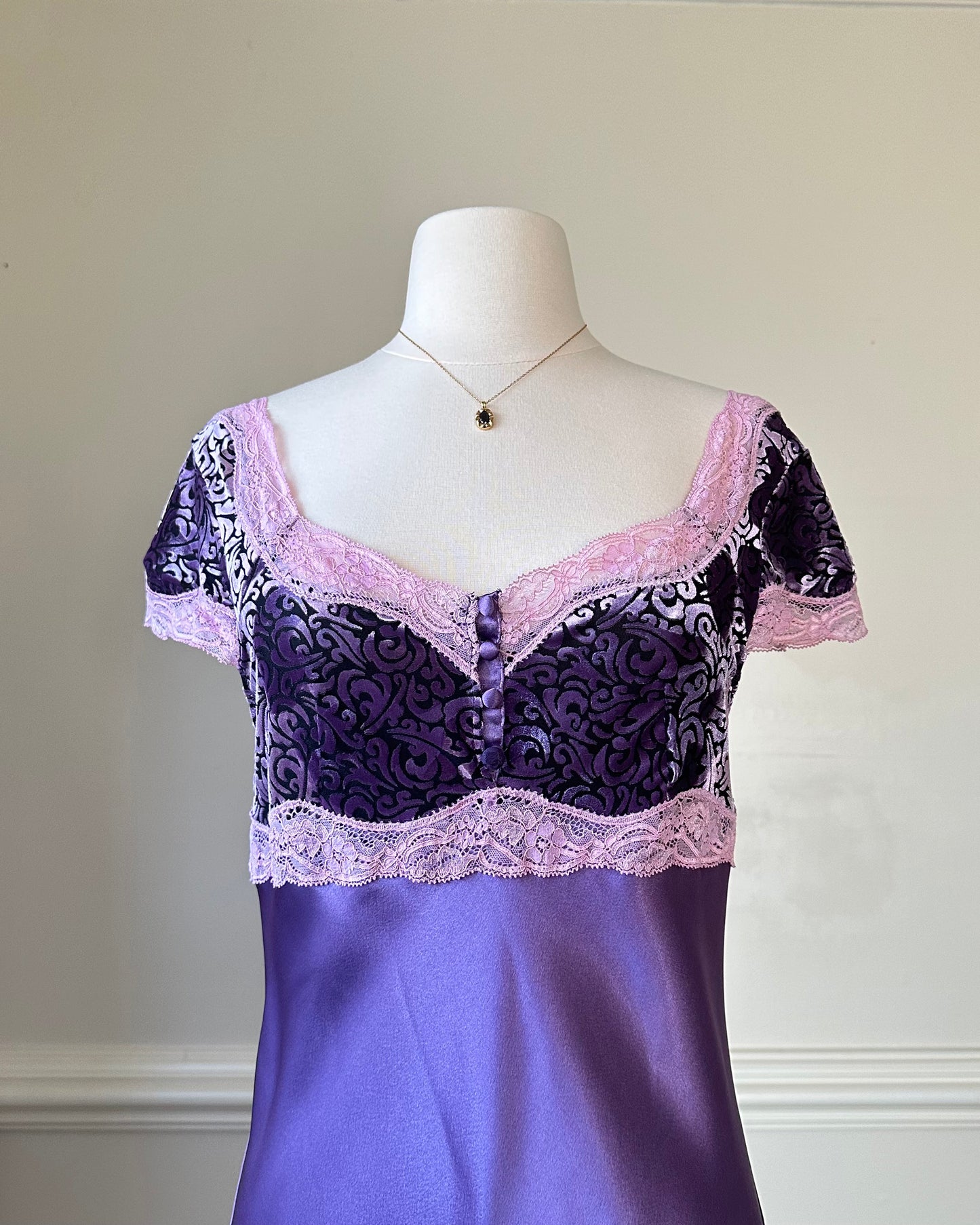 Elegant Purple Knee-Length Slip Dress featuring a Lace-trimmed Bodice