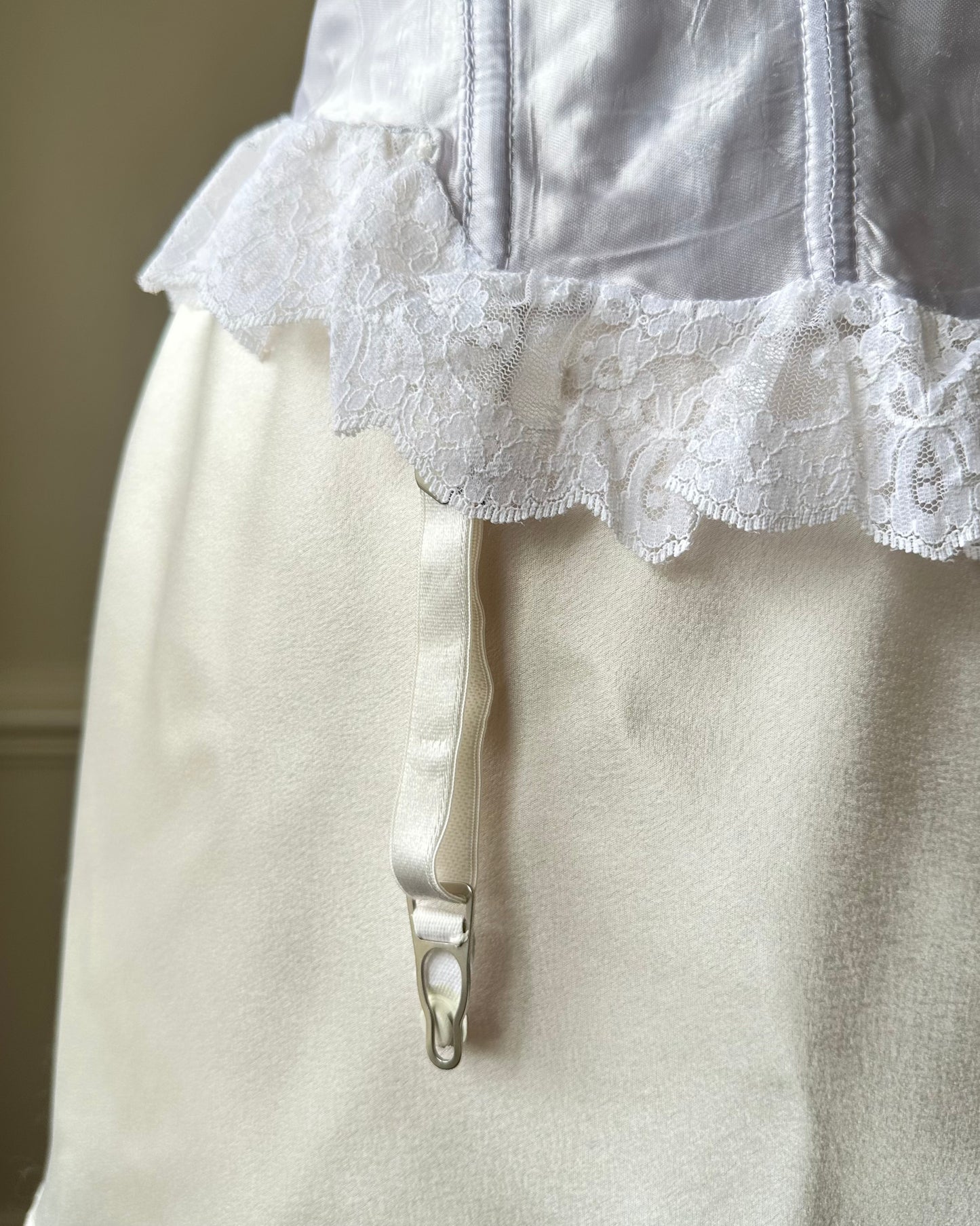 Satin Frederick's of Hollywood Strapless Corset in Light Iris Purple