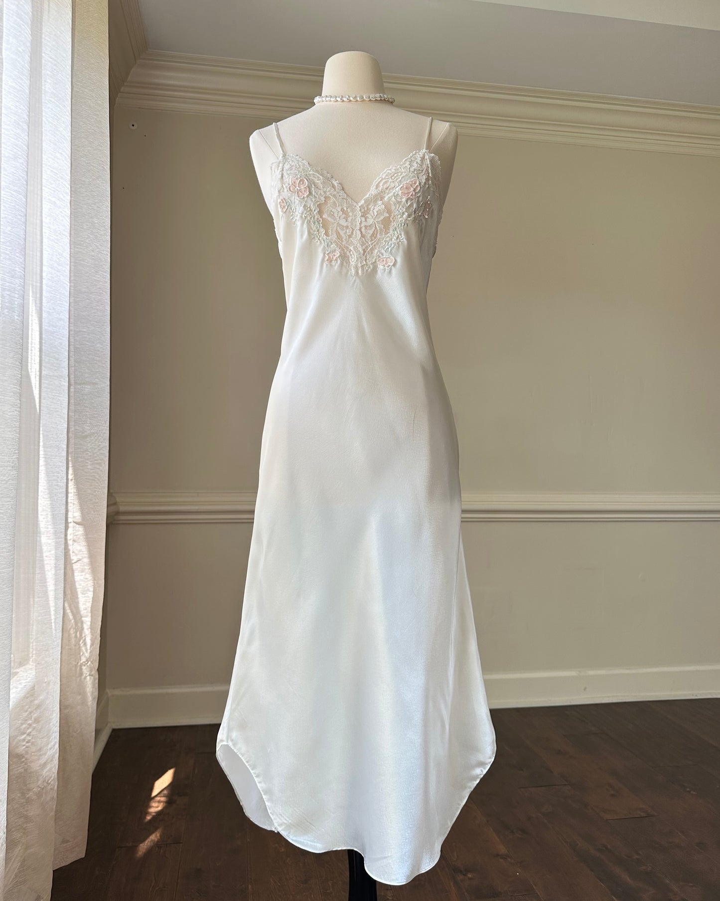 Valmode’s Vintage Set includes Maxi Dress + Matching Long Sleeve Robes