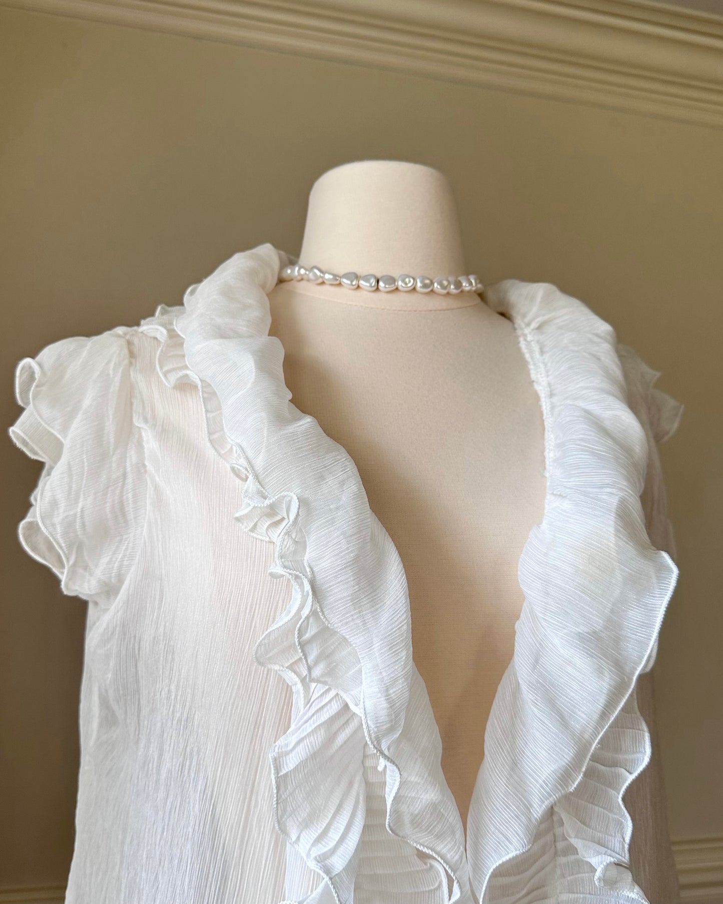 Stunning Rop featuring Layered Ruffled Details with Crinkled Material