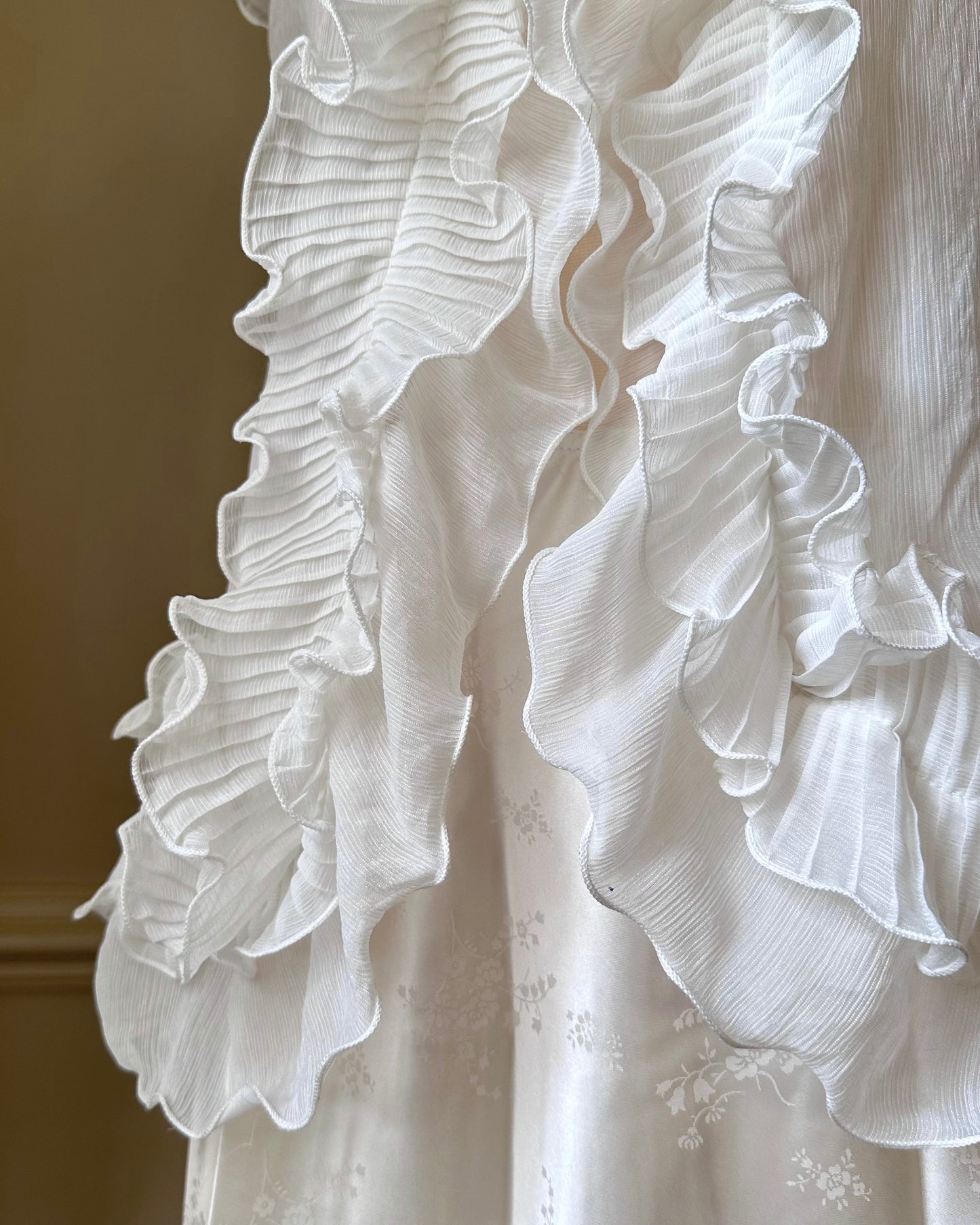 Stunning Rop featuring Layered Ruffled Details with Crinkled Material