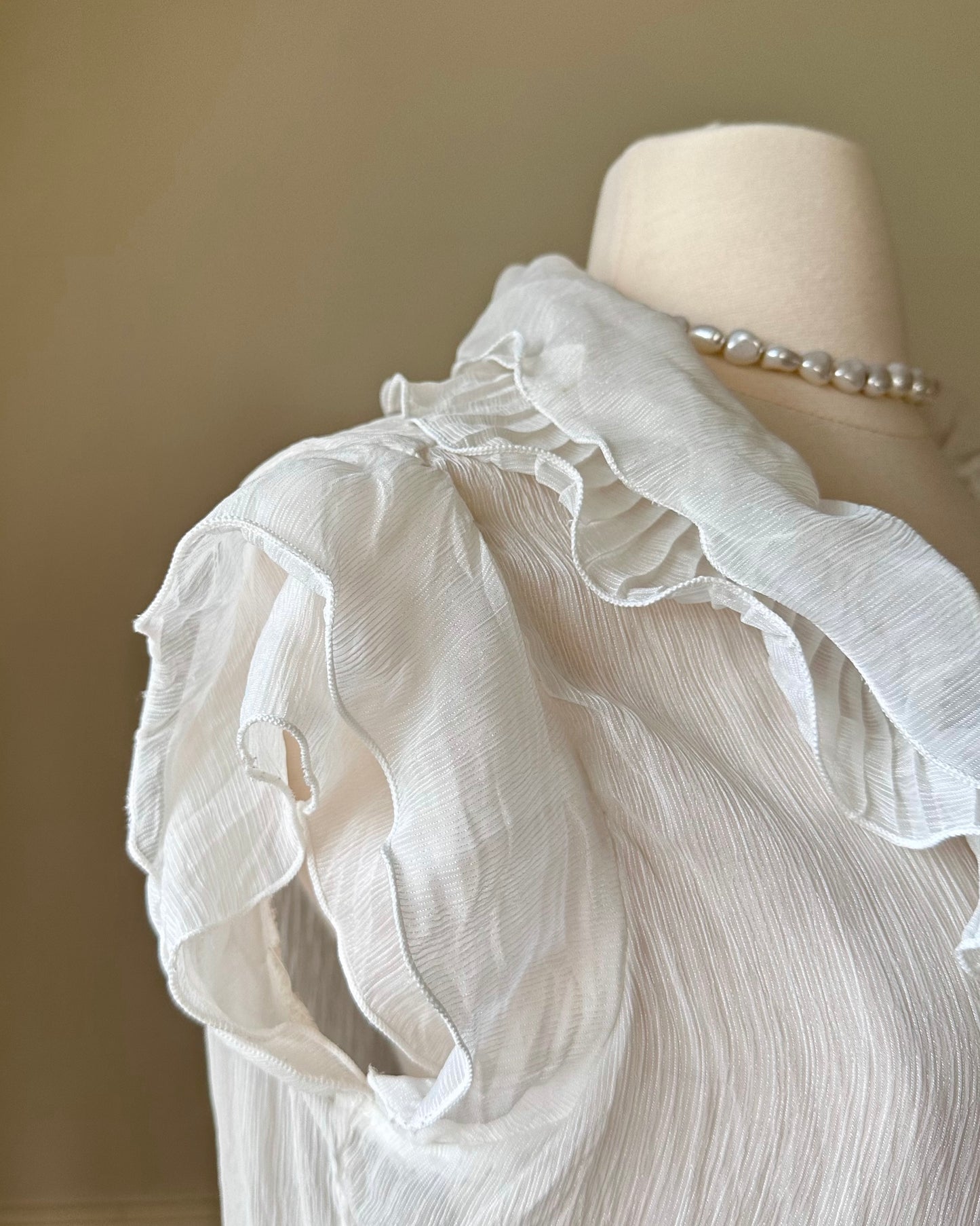 Stunning Rop featuring Layered Ruffled Details with Crinkled Material