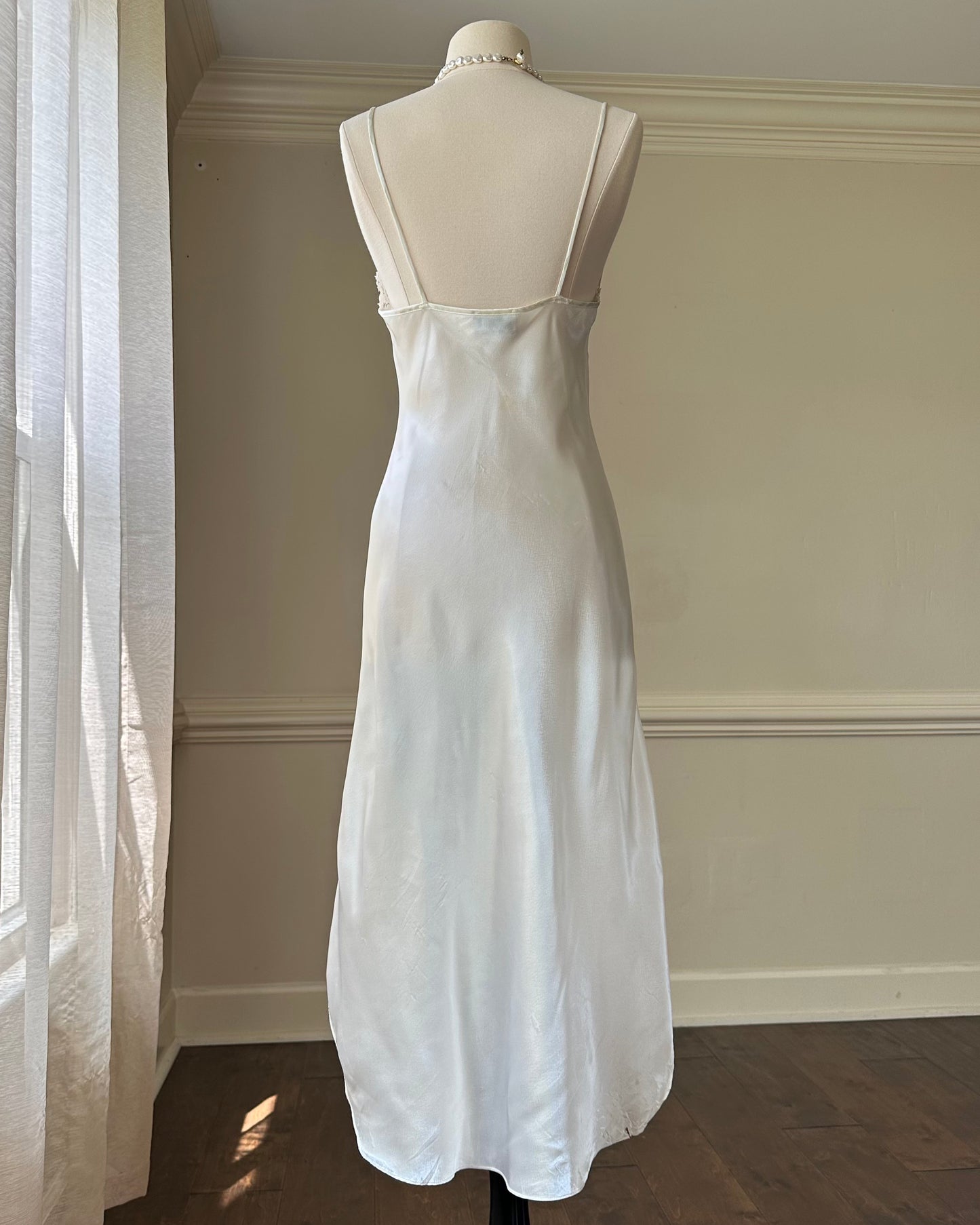 Valmode’s Vintage Set includes Maxi Dress + Matching Long Sleeve Robes