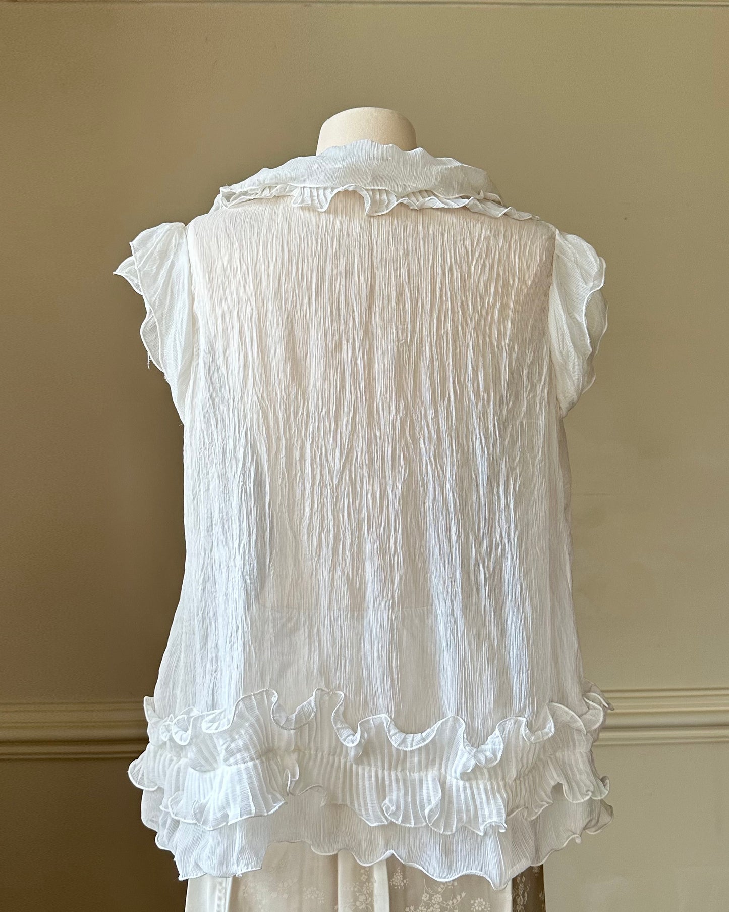 Stunning Rop featuring Layered Ruffled Details with Crinkled Material