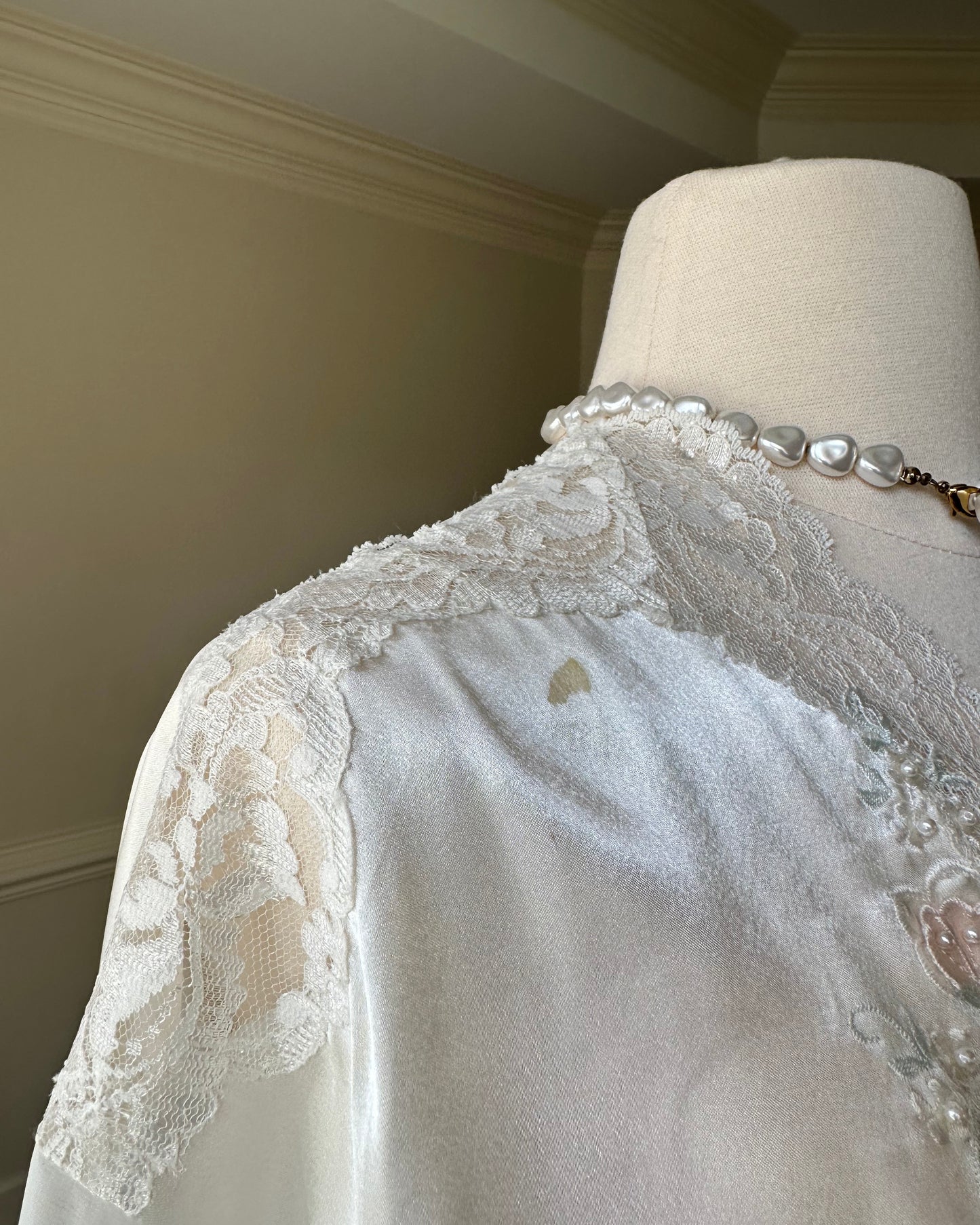 Valmode’s Vintage Set includes Maxi Dress + Matching Long Sleeve Robes