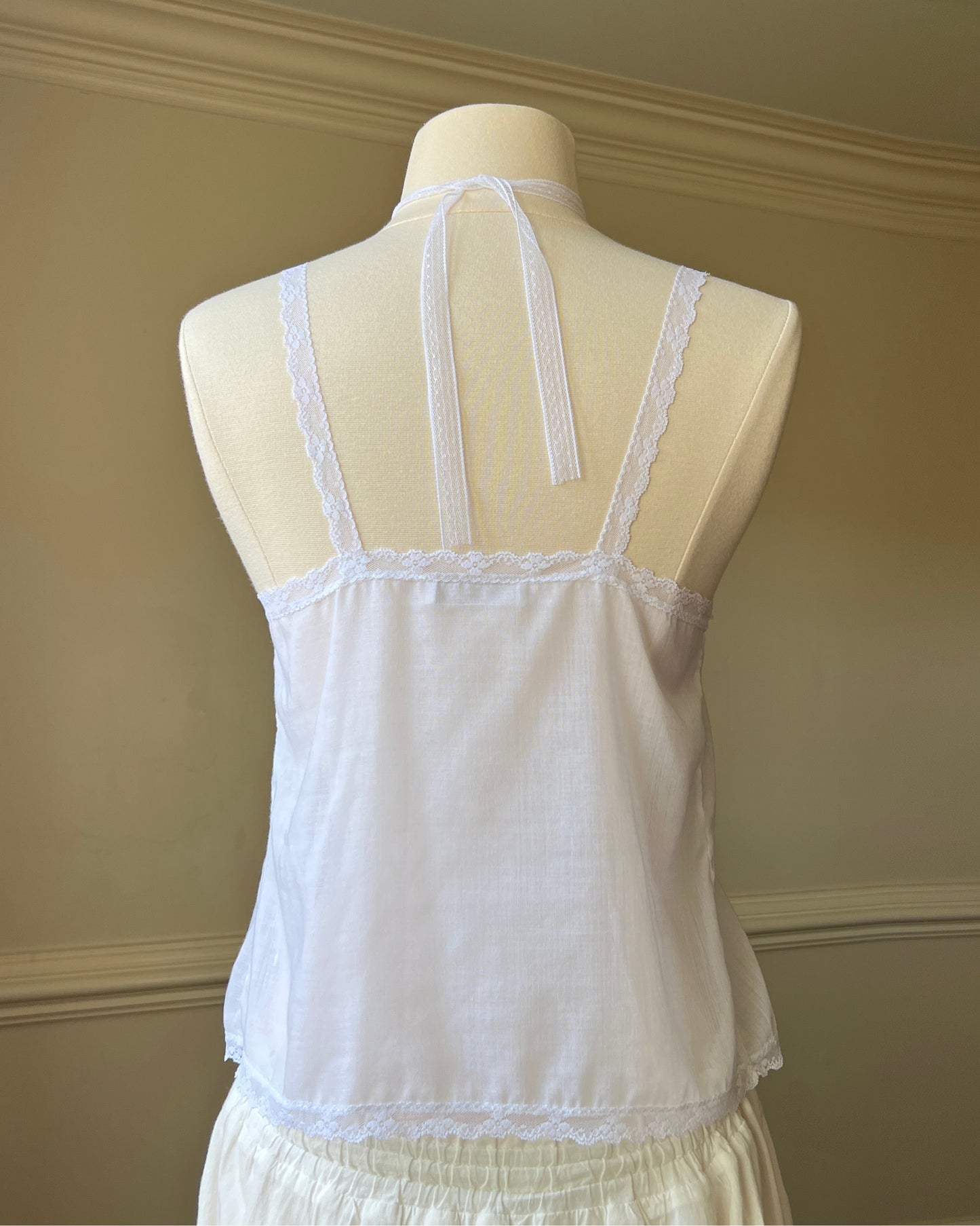 Soft Linen Camisole in Sheer Whitefeaturing Flower Bouquet Embroidery