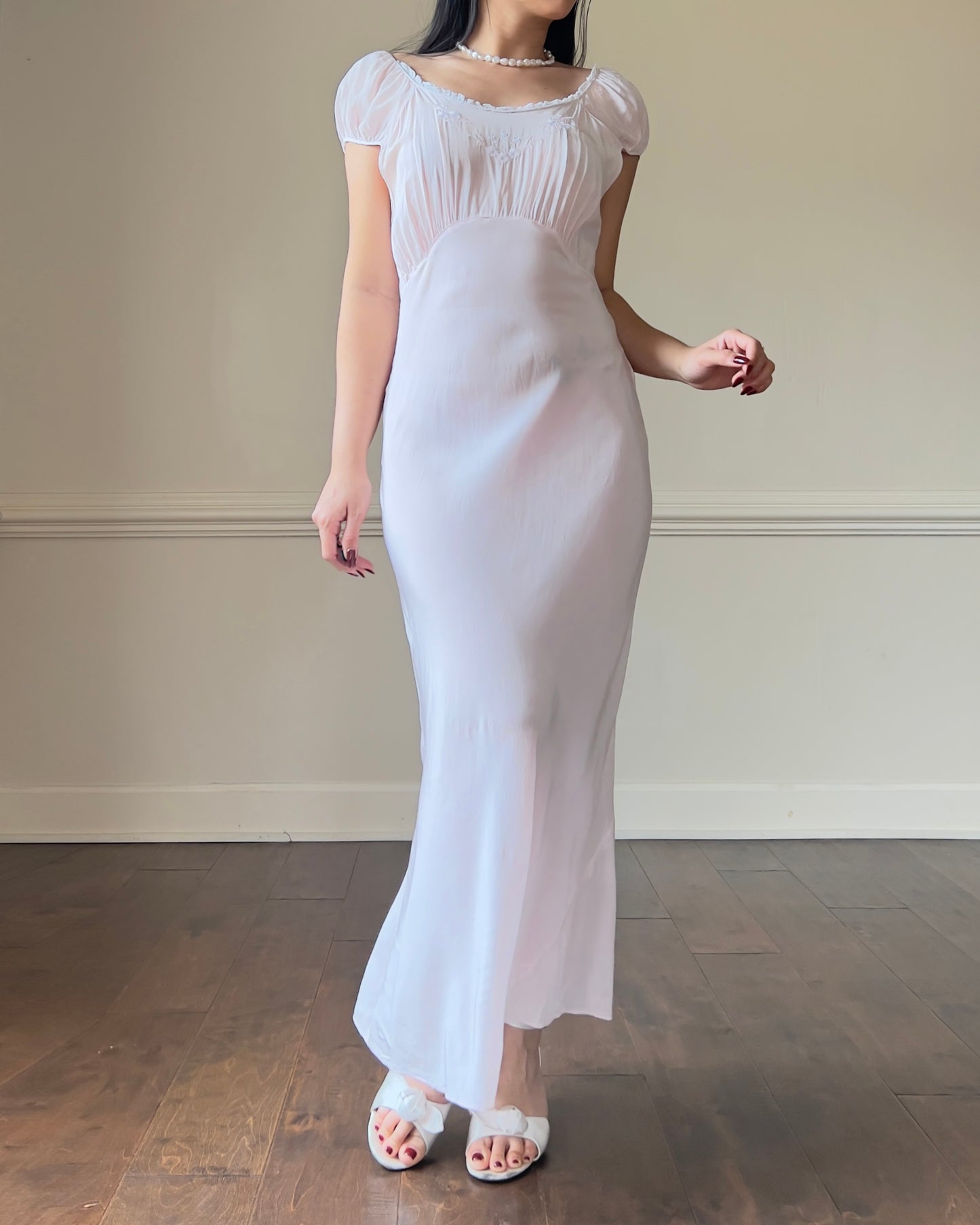 Vintage 30s Style Rayon Dress featuring Daisy Embroidery Pattern