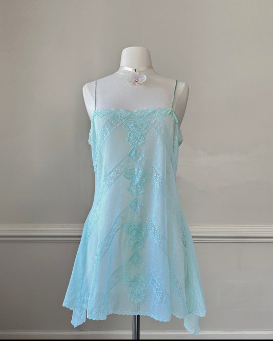 Vintage Victoria’s Secret sheer mesh babydoll slip – size S