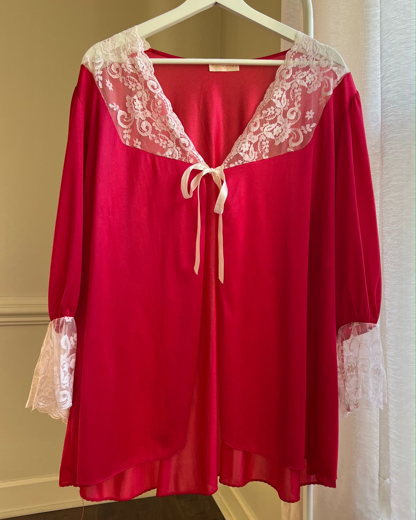 Vintage Silk Red Night Robe features Beautiful Lace Embroidery Collar