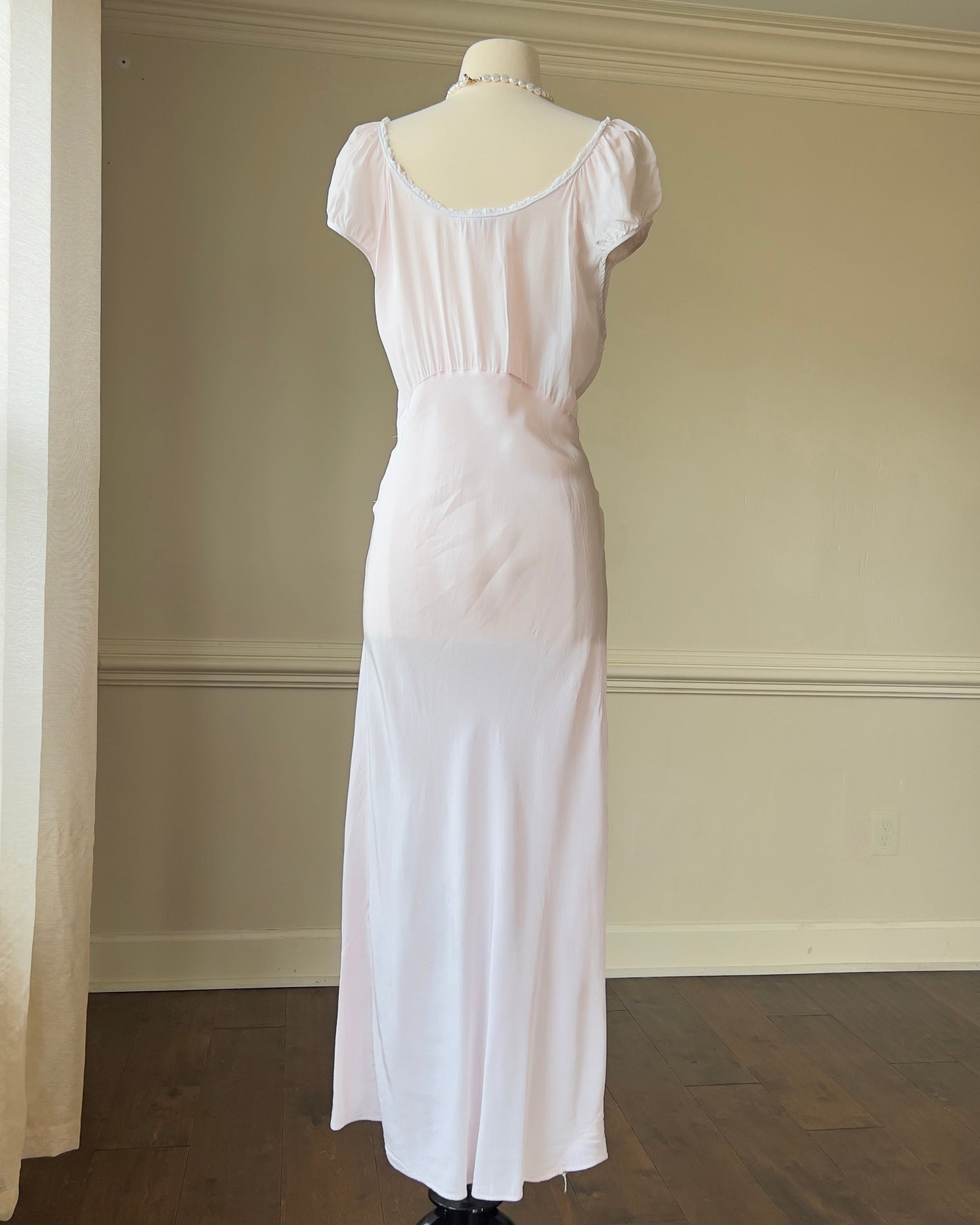 Vintage 30s Style Rayon Dress featuring Daisy Embroidery Pattern