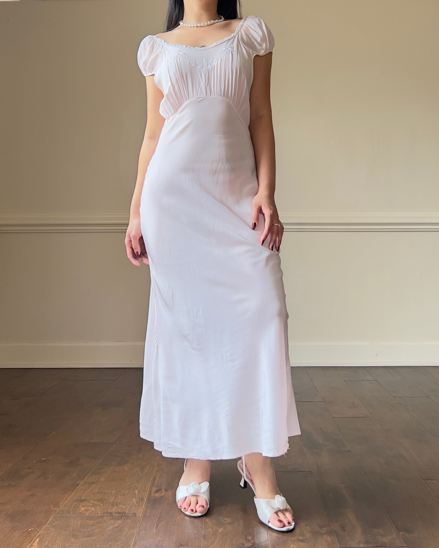 Vintage 30s Style Rayon Dress featuring Daisy Embroidery Pattern