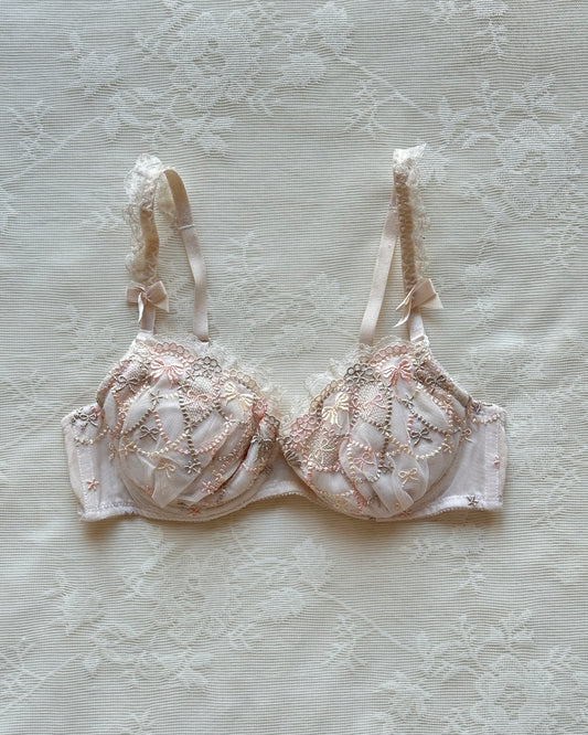 Vintage white Japanese brassiere featuring adorable bows embroidery