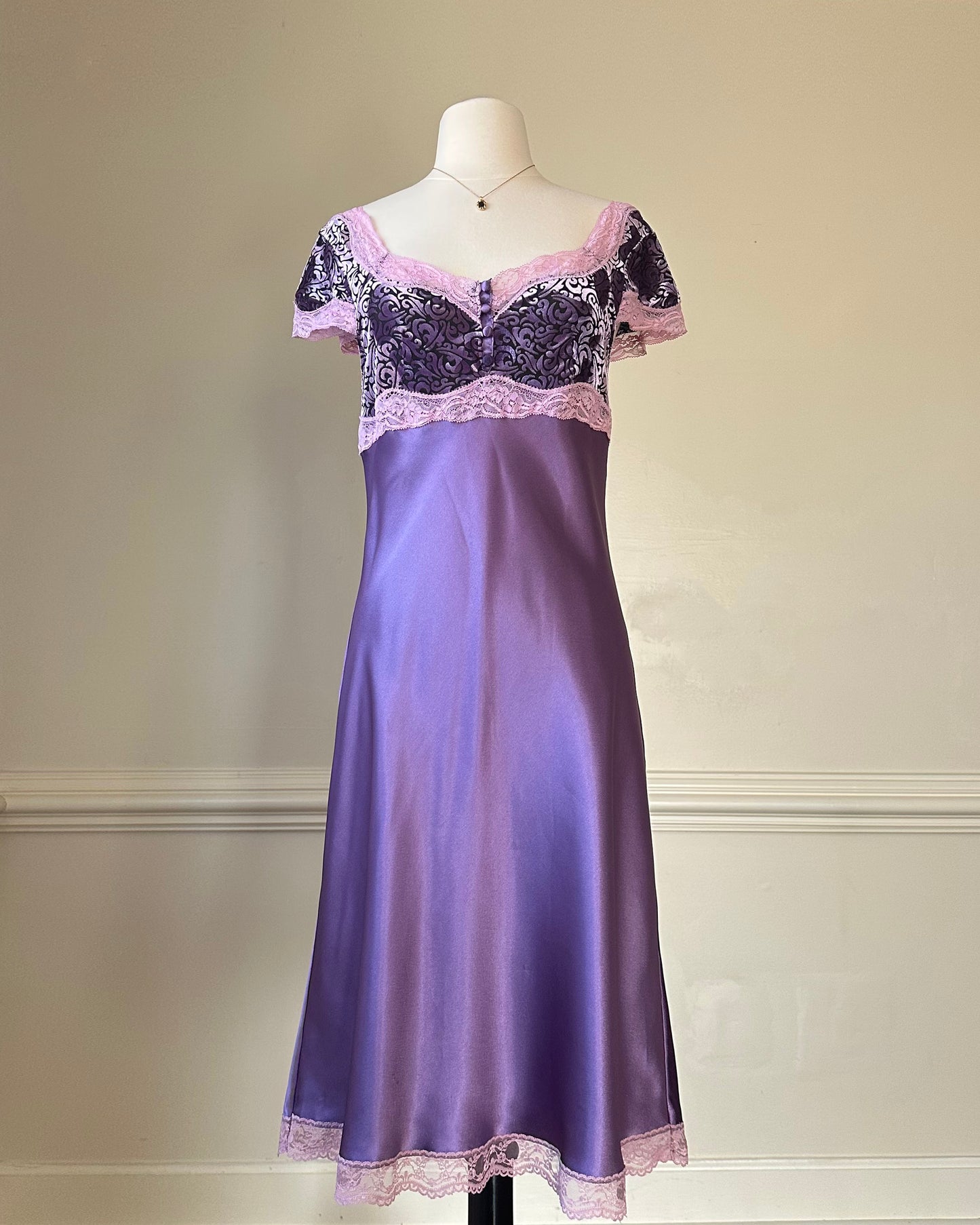 Elegant Purple Knee-Length Slip Dress featuring a Lace-trimmed Bodice