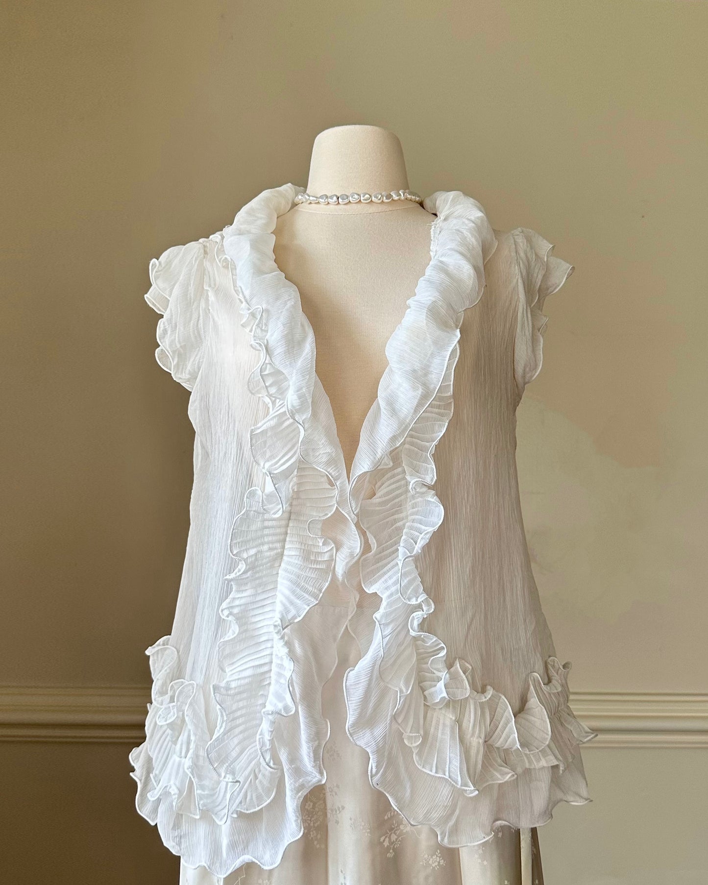 Stunning Rop featuring Layered Ruffled Details with Crinkled Material