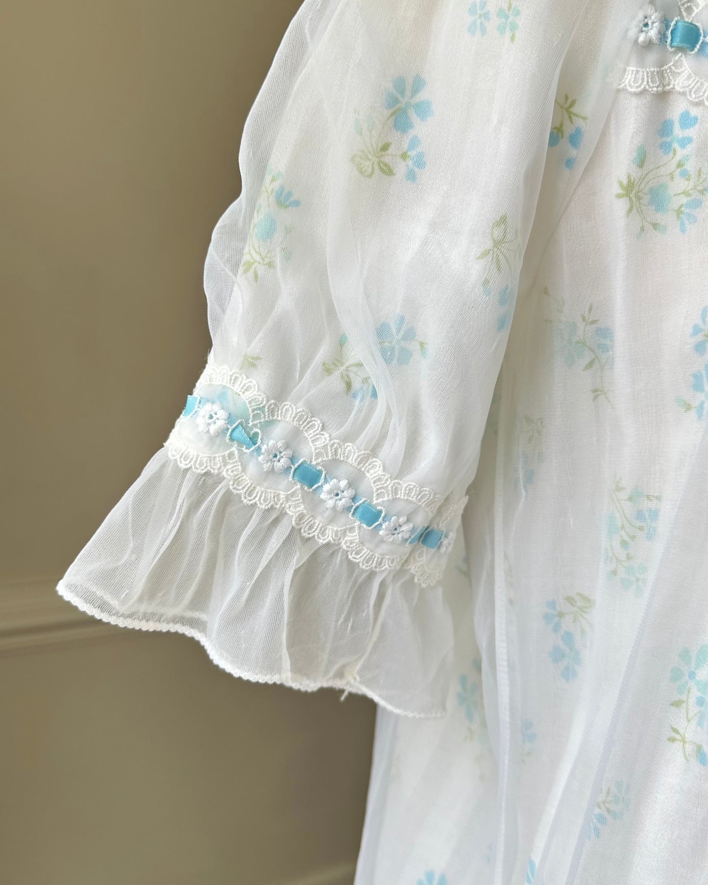 Soft Vintage-style Chiffon Dress featuring a Baby Blue Floral Print